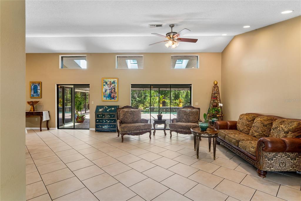 1087 Riverside Ridge Road Tarpon Springs, FL 34688 - Photo 12 of 96 Gallery Image 12