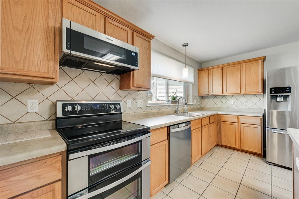 13033 Fencerow Road Fort Worth, TX 76244 - Photo 11 of 37 Gallery Image 11