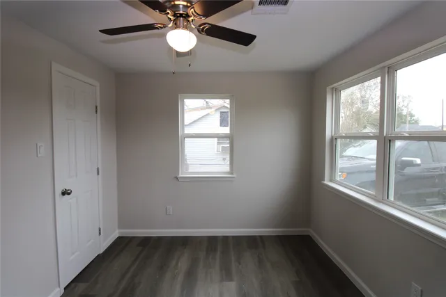 $155,000 | 207 East Bernard Street, Clute, TX 77531