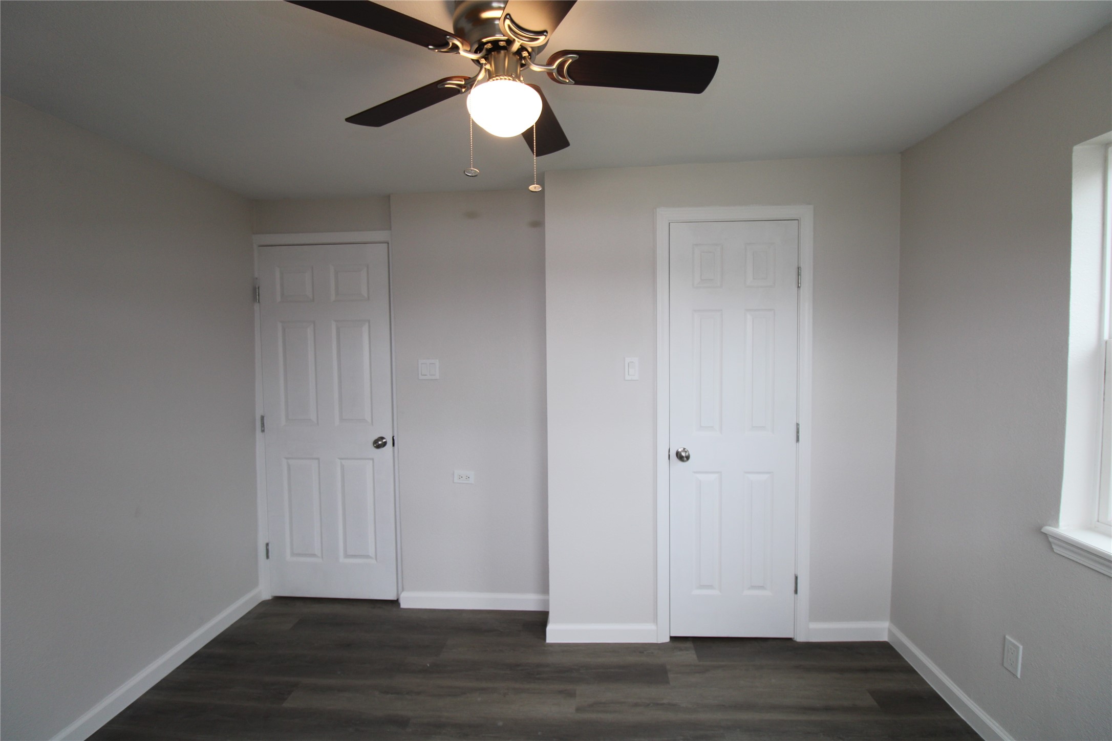 207 East Bernard Street Clute, TX 77531 - Photo 19 of 20 3rd Bedroom