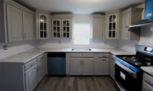 $155,000 | 207 East Bernard Street, Clute, TX 77531