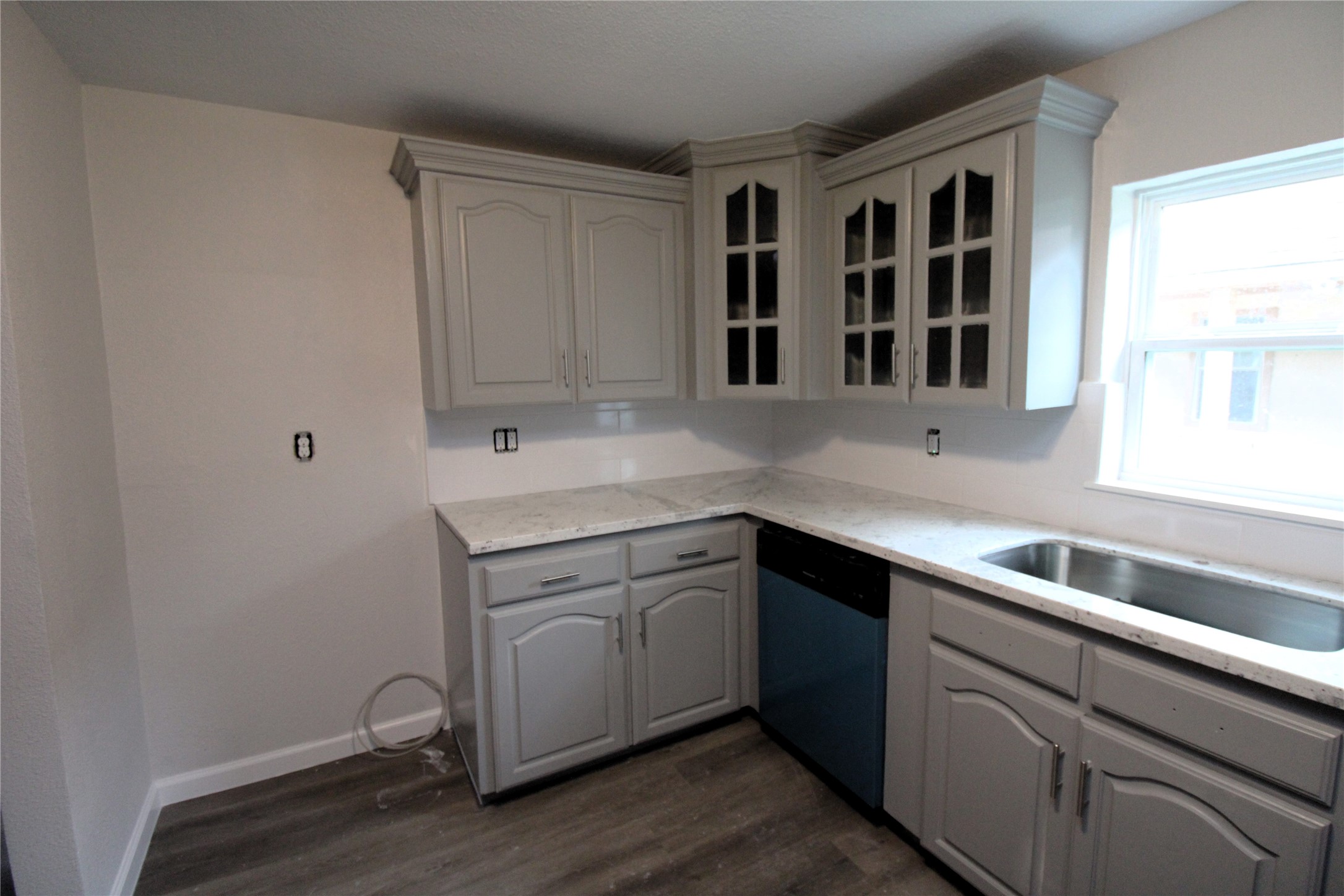 207 East Bernard Street Clute, TX 77531 - Photo 7 of 20 New dishwasher