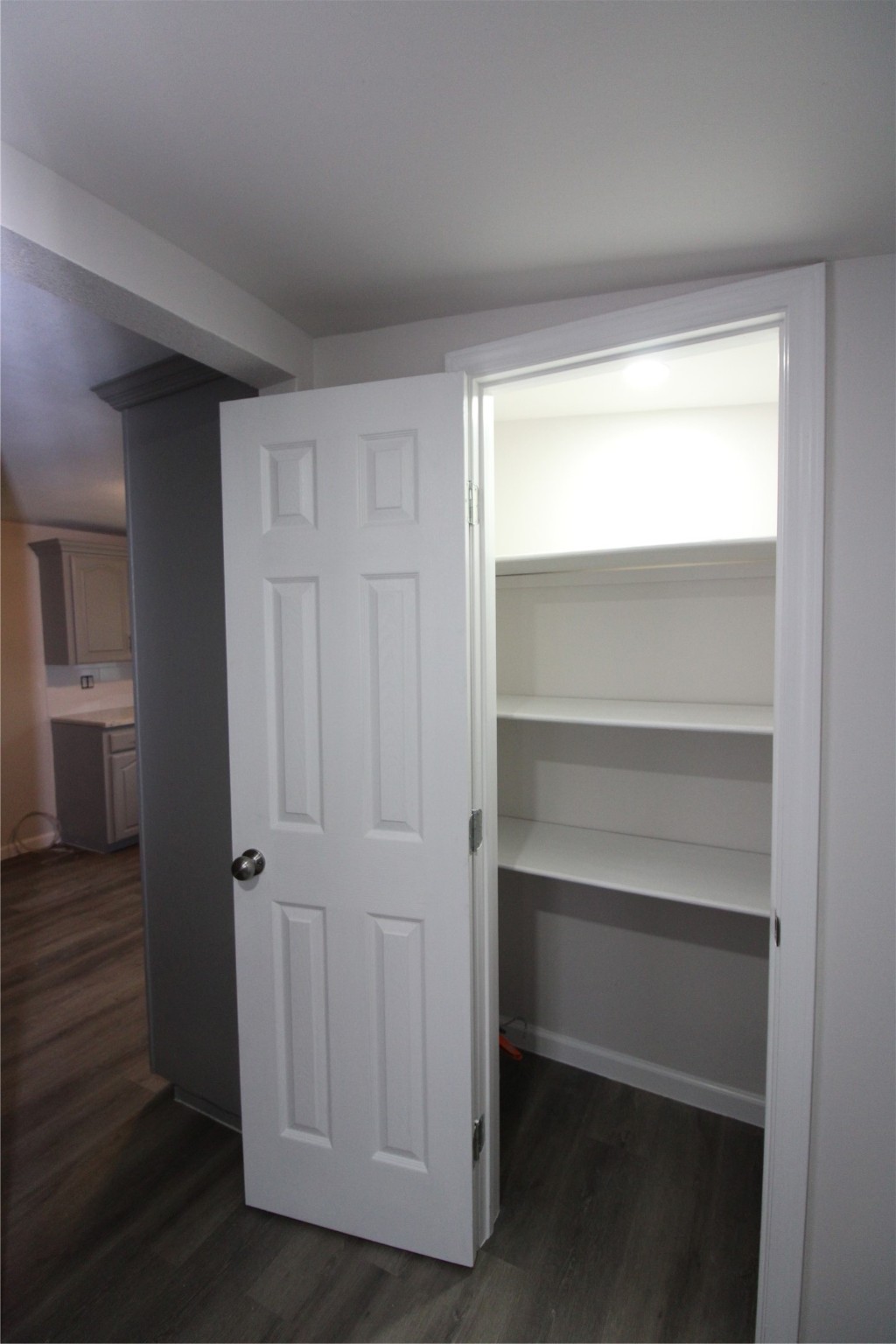 207 East Bernard Street Clute, TX 77531 - Photo 8 of 20 Pantry