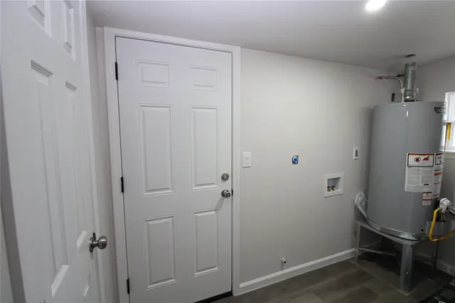 $155,000 | 207 East Bernard Street, Clute, TX 77531