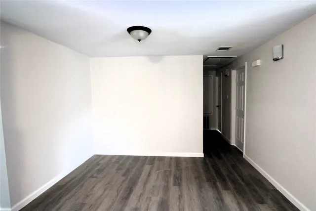 $155,000 | 207 East Bernard Street, Clute, TX 77531