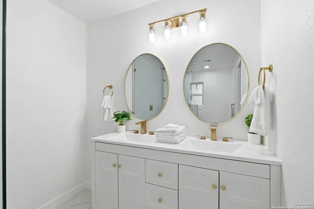 $389,900 | 6431 Red Jacket Drive, Leon Valley, TX 78238