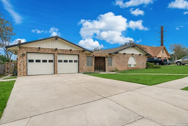 $389,900 | 6431 Red Jacket Drive, Leon Valley, TX 78238