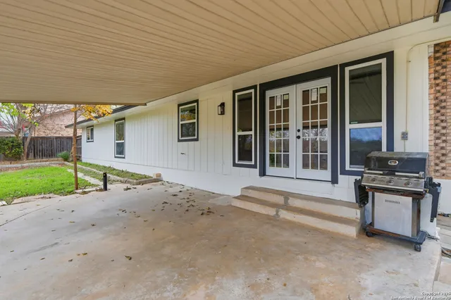 $389,900 | 6431 Red Jacket Drive, Leon Valley, TX 78238