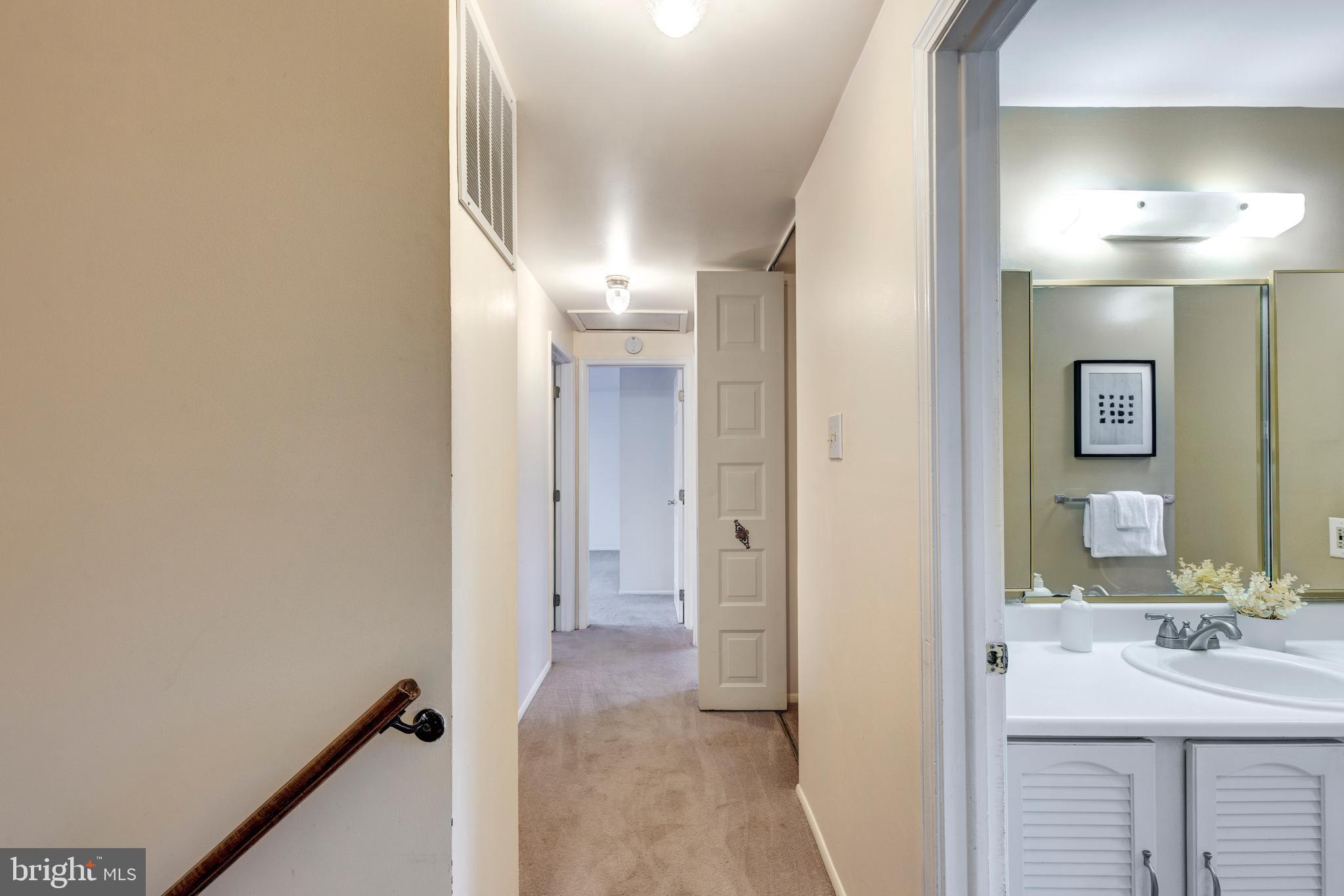 641 Hook Road Westminster, MD 21157 - Photo 44 of 70 Upstair hallway