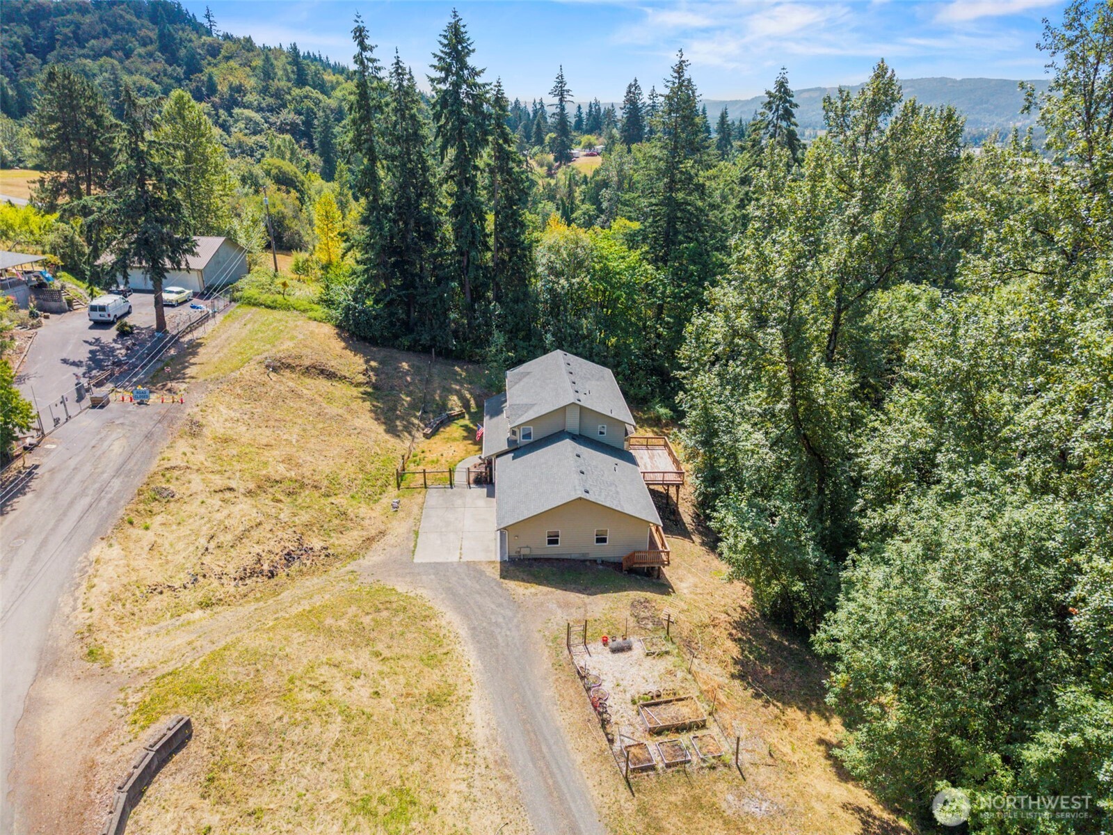 551 Haussler Road Kelso, WA 98626 - Photo 5 of 39 Gallery Image 5