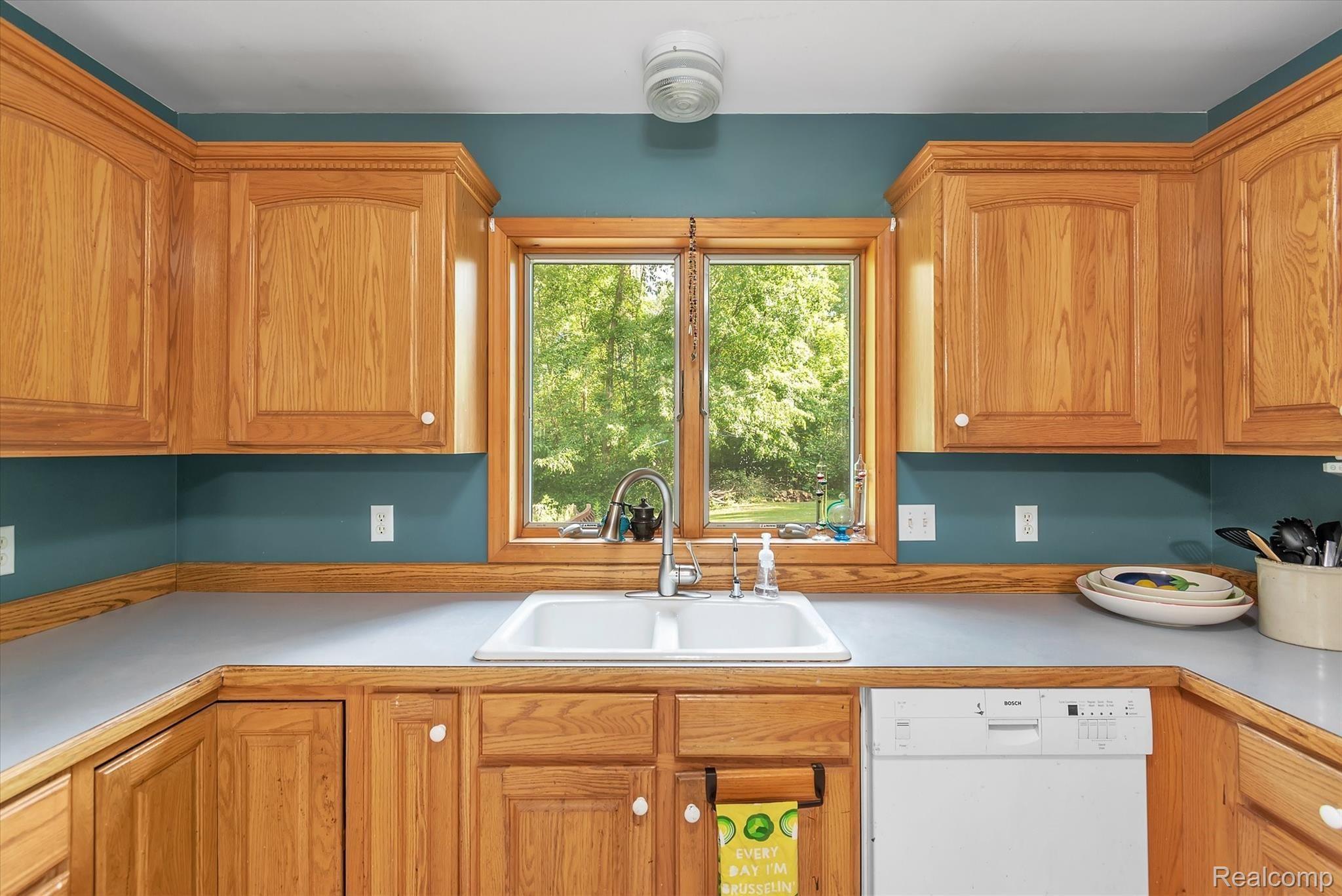 11174 Sharp Road Linden, MI 48451 - Photo 13 of 54 13 11174 Sharp - Kitchen 4.jpg