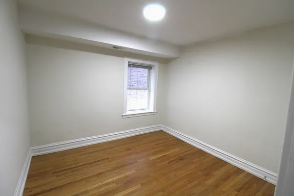 $2,200 | 6307 North Mozart Street, Unit 1N, Chicago, IL 60659