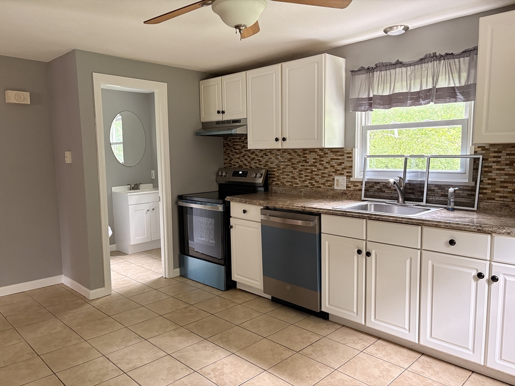 49 Riverton Road, Unit 49 Springfield, MA 01109 - Photo 11 of 25