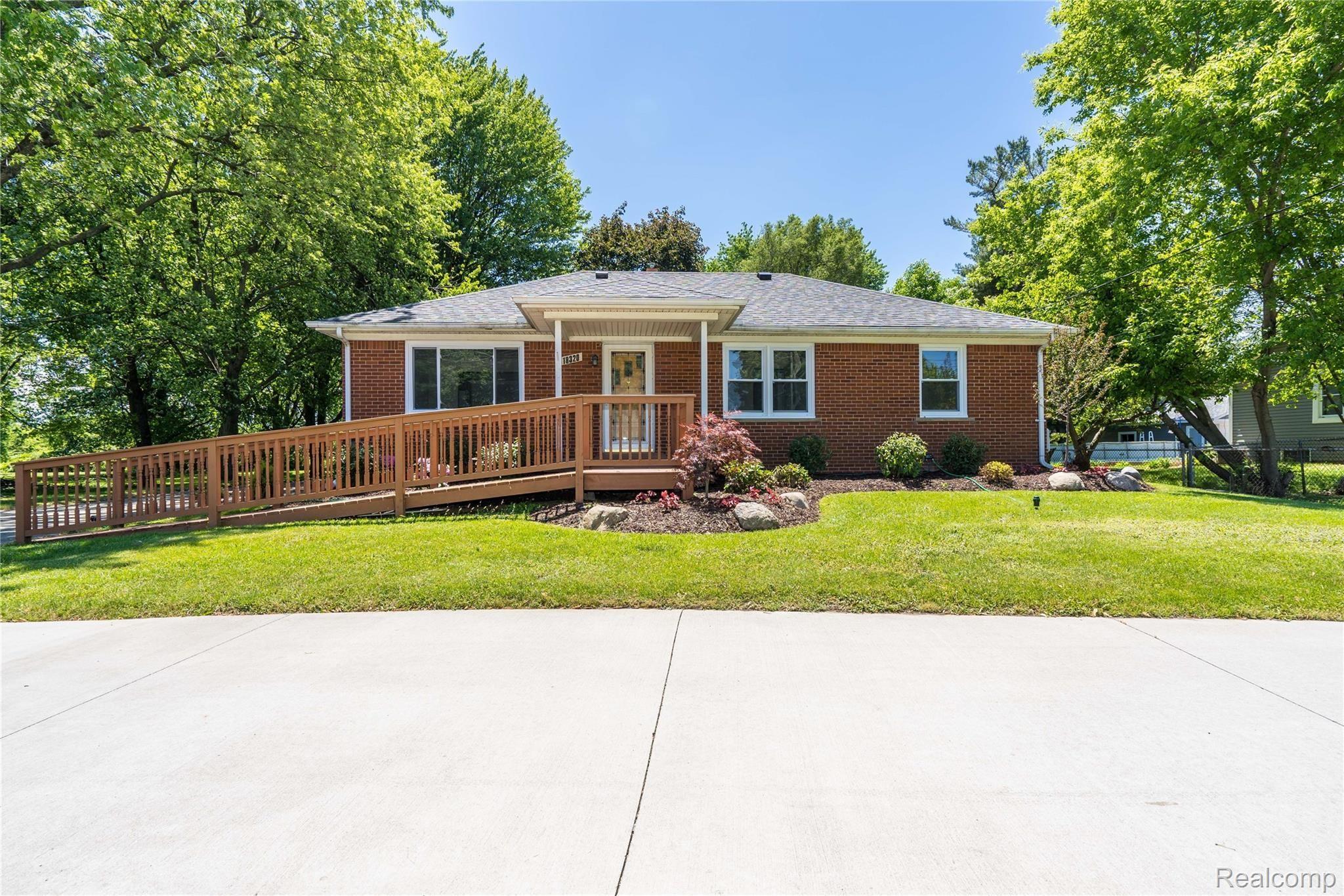 18320 21 Mile Road Macomb, MI 48044 - Photo 5 of 99 DSC03172.jpg