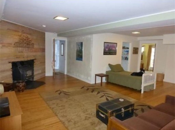 85 Glendale Road Southampton, MA 01073 - Photo 5 of 6 Gallery Image 5
