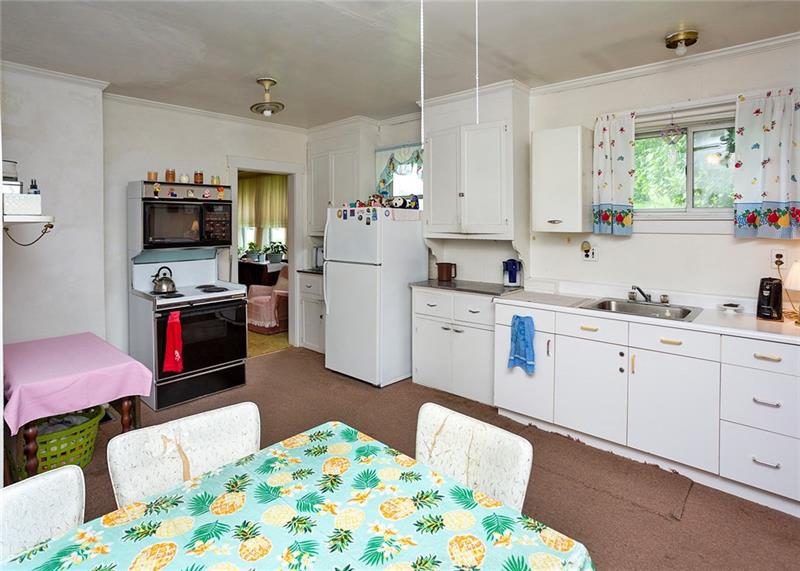 33 Coyle Curtain Road Monongahela, PA 15063 - Photo 10 of 25 Spacious Kitchen