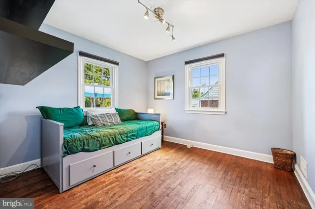 a house view with a outdoor space