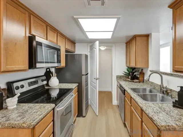 $485,000 | 12019 Alta Carmel Court, Unit 282, San Diego, CA 92128