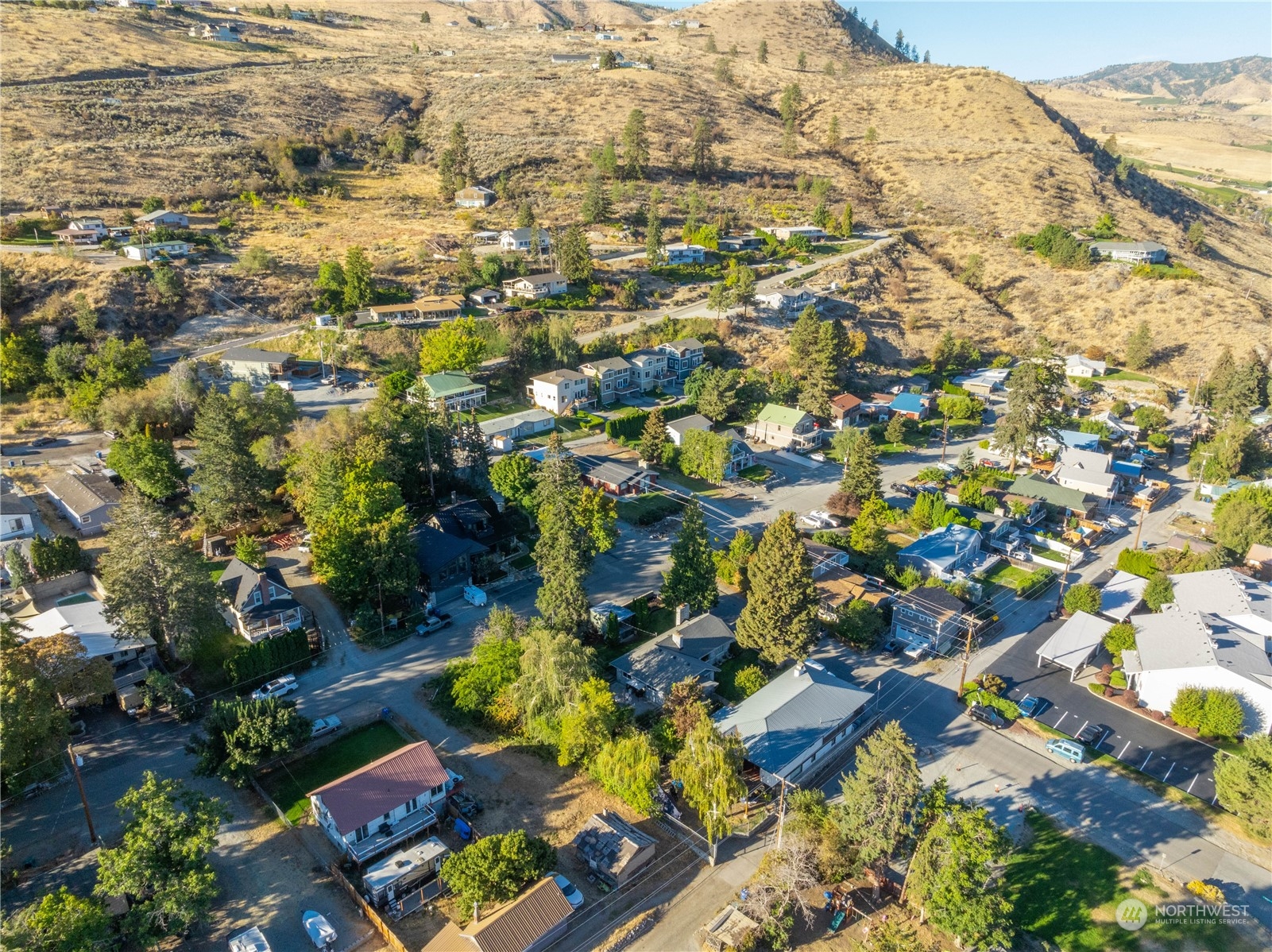 2216 West Prospect Street Chelan, WA 98816 - Photo 12 of 26 an aerial view of residential houses with outdoor space