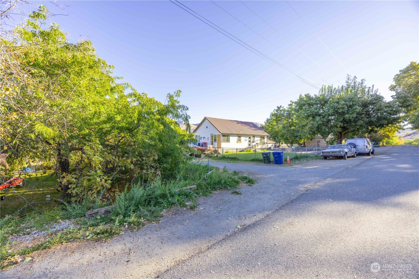 2216 West Prospect Street Chelan, WA 98816 - Photo 14 of 26 a view of a street with houses on both side