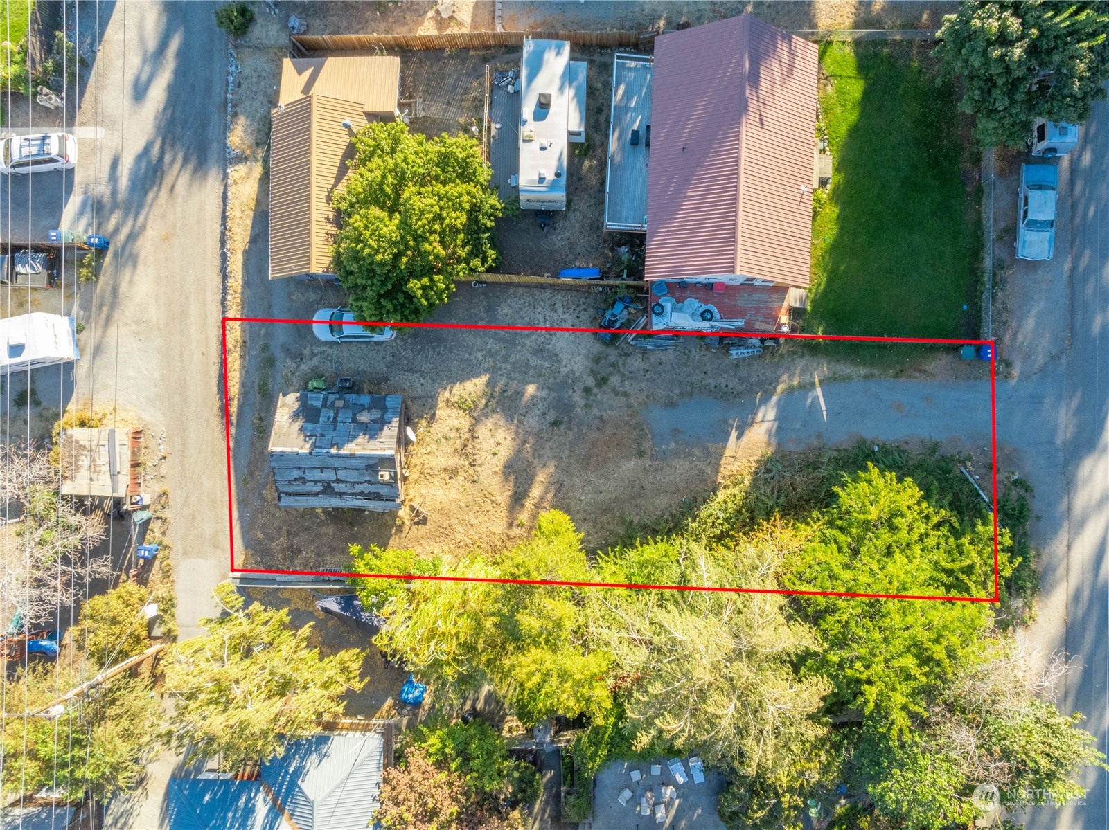 2216 West Prospect Street Chelan, WA 98816 - Photo 2 of 26 a view of a fountain in front of building