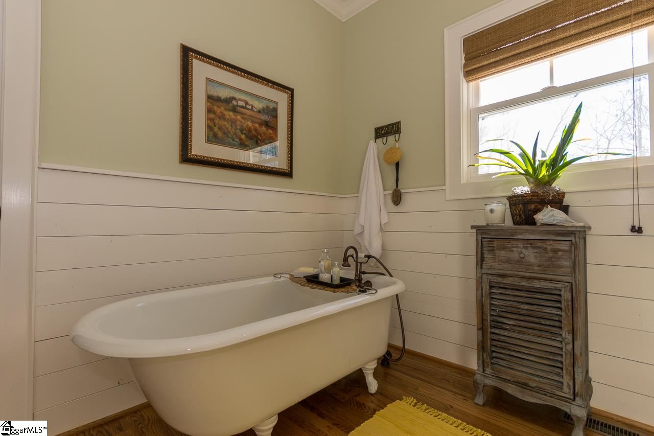 1130 Altamont Road Greenville, SC 29609 - Photo 12 of 36