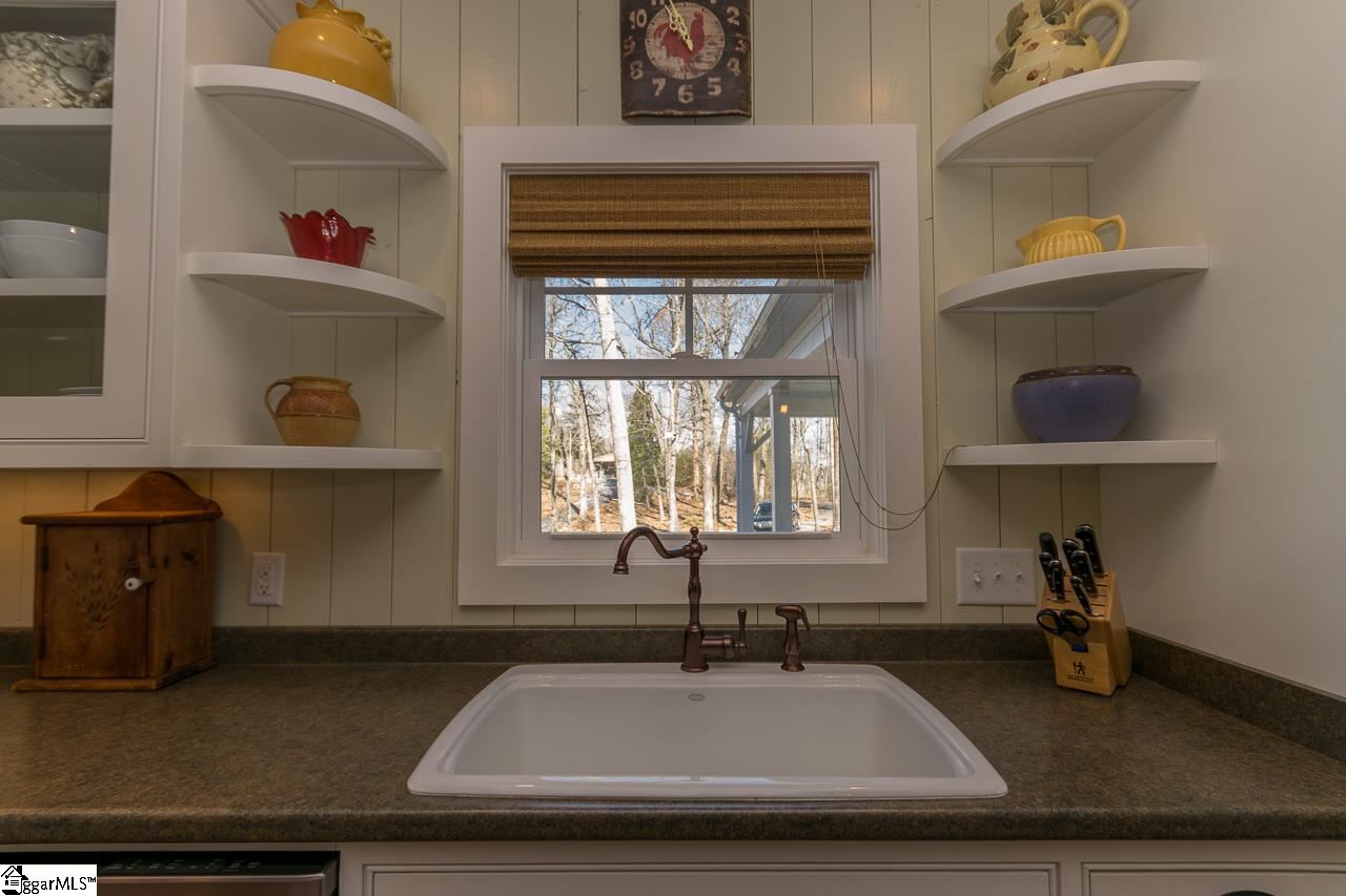 1130 Altamont Road Greenville, SC 29609 - Photo 8 of 36