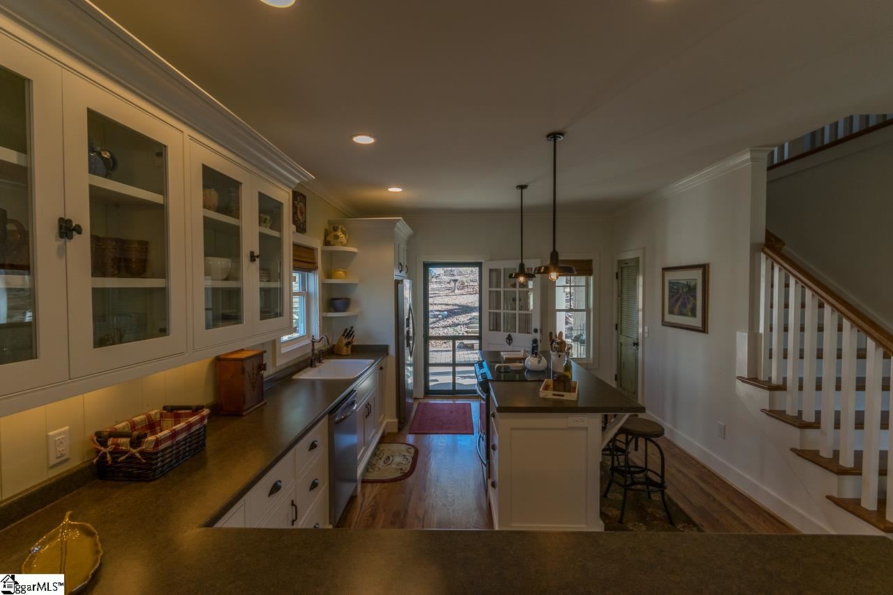 1130 Altamont Road Greenville, SC 29609 - Photo 9 of 36