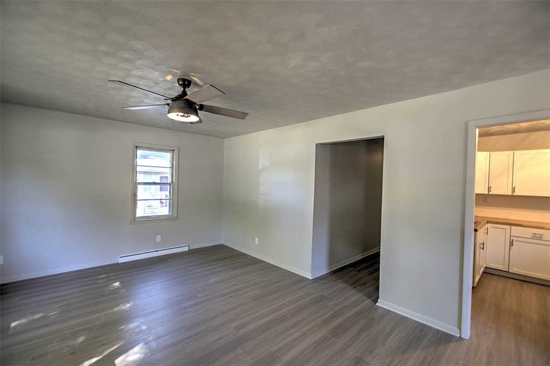 3948 East Grand Avenue Decatur, IL 62526 - Photo 6 of 20 Gallery Image 6