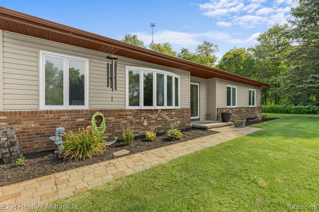 12980 Metcalf Road Yale, MI 48097 - Photo 4 of 33