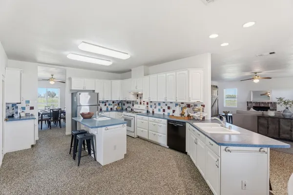 $999,000 | 22581 Road 20, Chowchilla, CA 93610