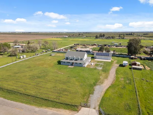 $999,000 | 22581 Road 20, Chowchilla, CA 93610