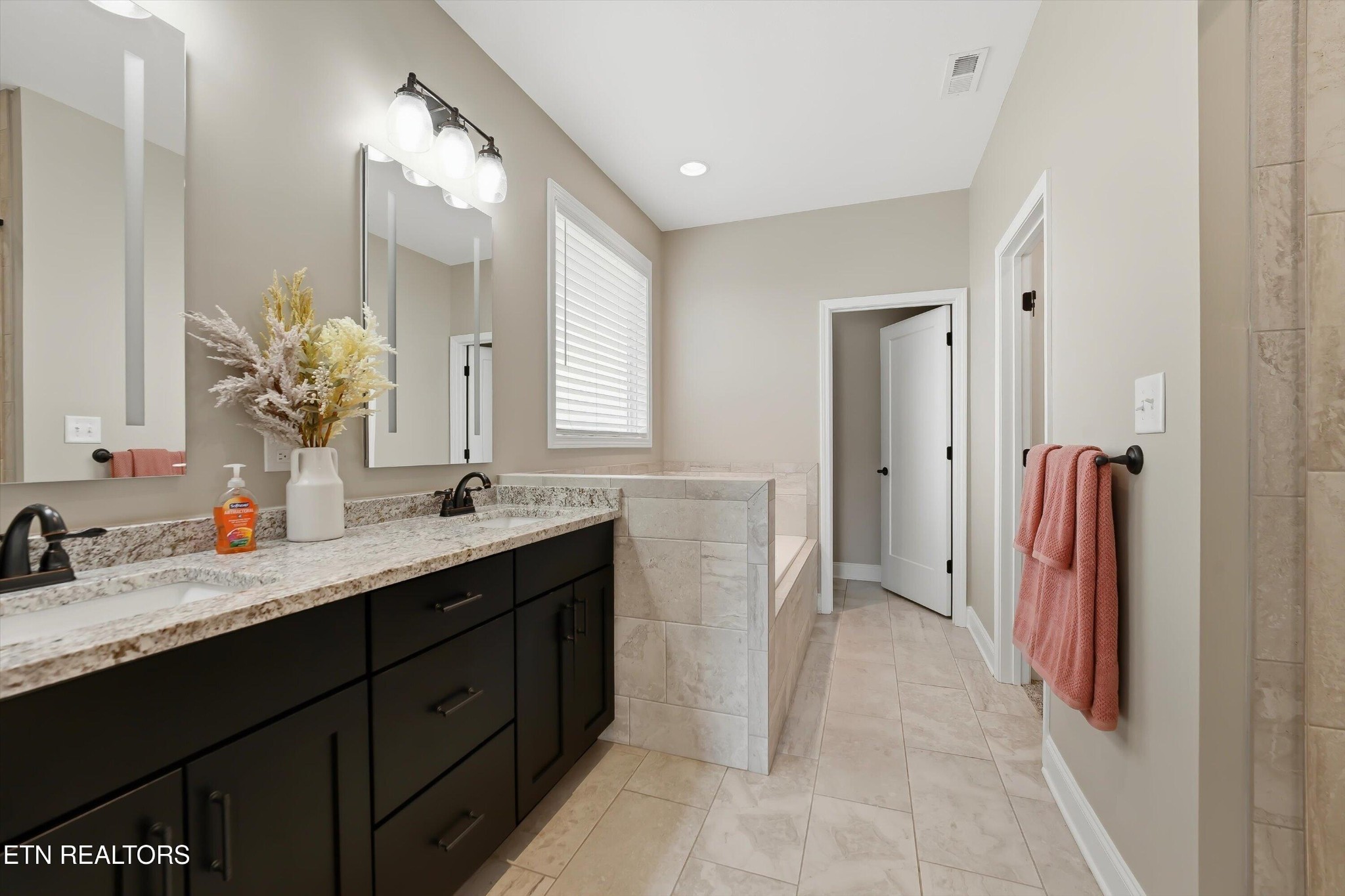 2028 Highlands Ridge Lane Knoxville, TN 37932 - Photo 11 of 60