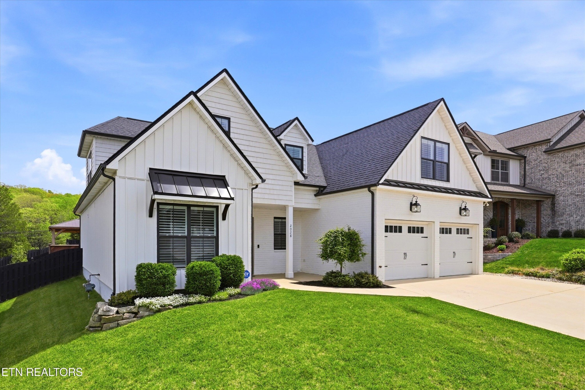 2028 Highlands Ridge Lane Knoxville, TN 37932 - Photo 2 of 60