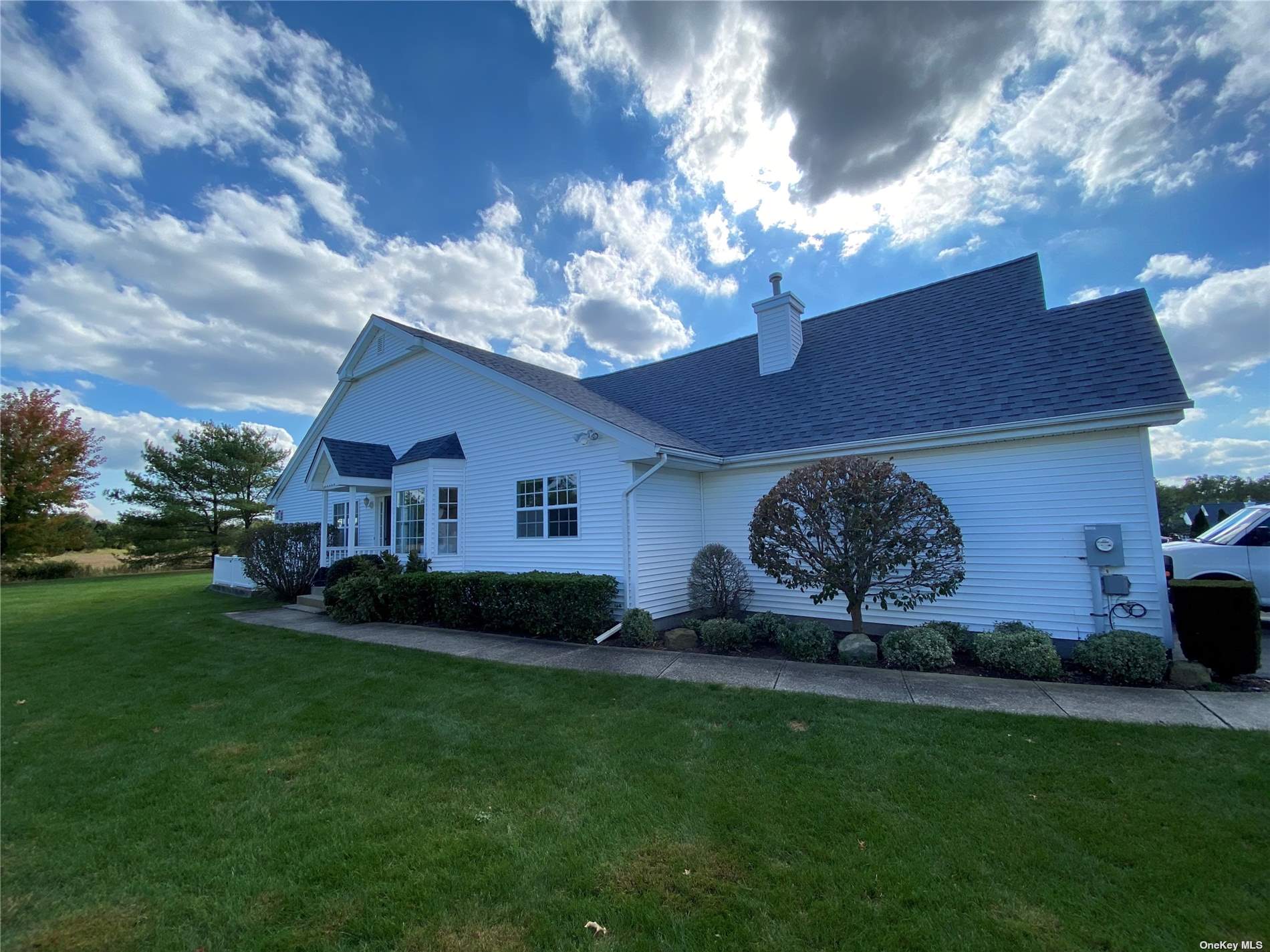 40 Summerfield Lane North, Unit 40, Riverhead, NY 11901 Compass