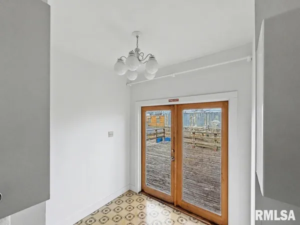 $105,000 | 113 McCann Street, Benton, IL 62812