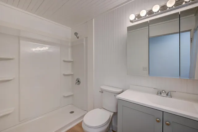 $1,600 | 20 Emery Lane, Unit 4, Intervale, NH 03845