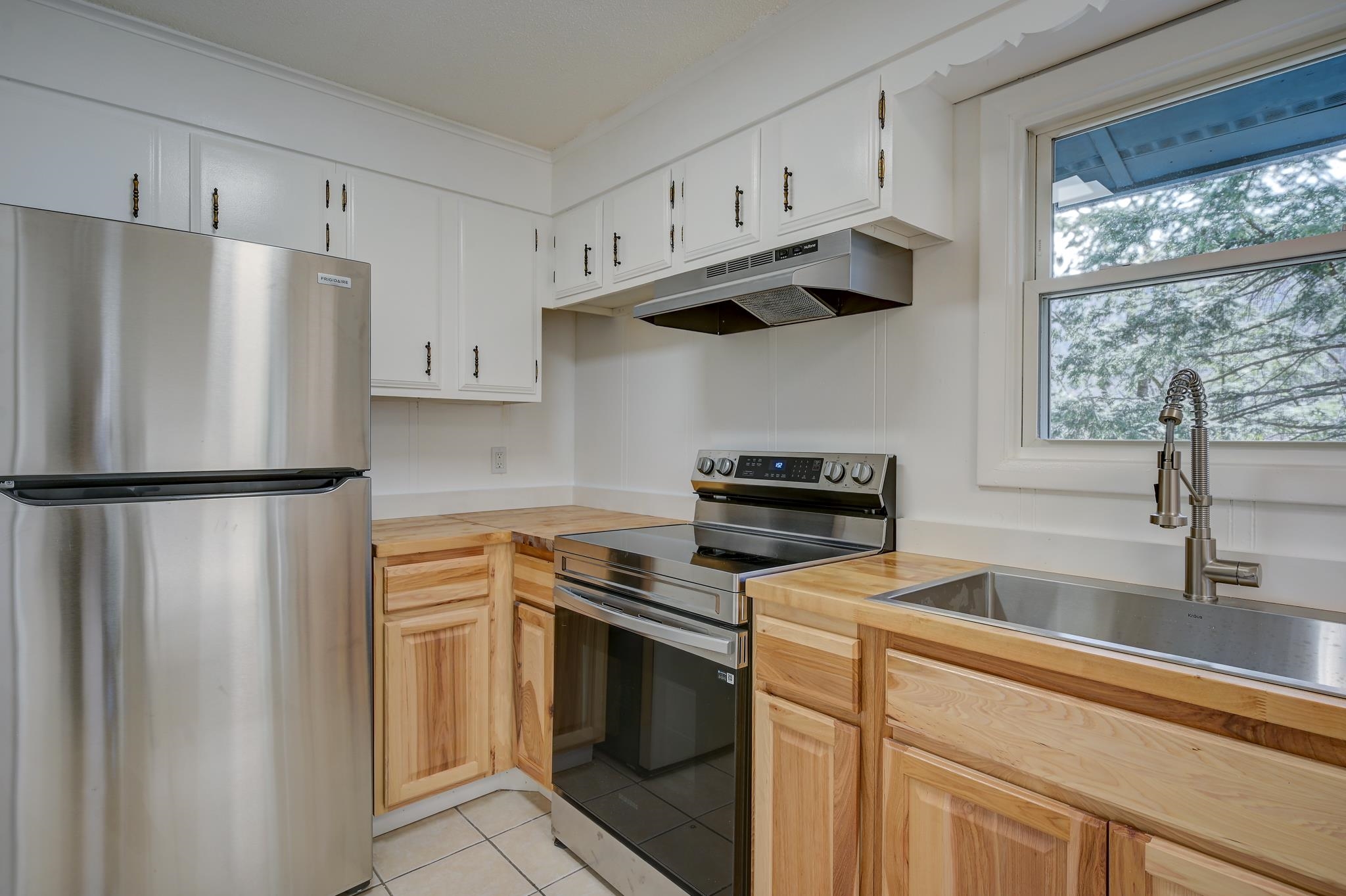 20 Emery Lane, Unit 4 Intervale, NH 03845 - Photo 2 of 28