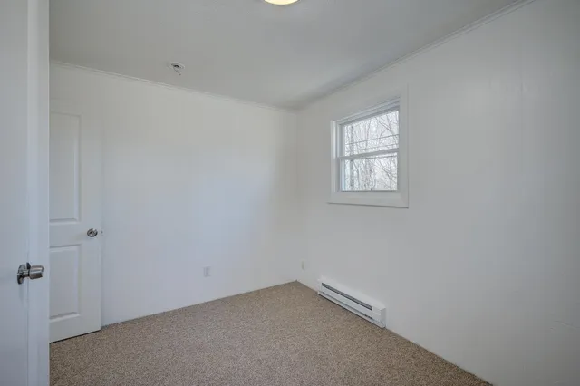 $1,600 | 20 Emery Lane, Unit 4, Intervale, NH 03845