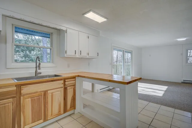 $1,600 | 20 Emery Lane, Unit 4, Intervale, NH 03845