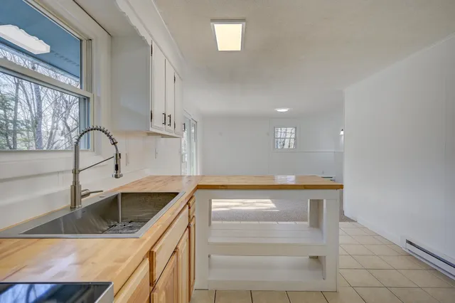 $1,600 | 20 Emery Lane, Unit 4, Intervale, NH 03845