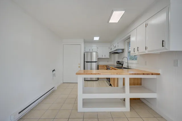 $1,600 | 20 Emery Lane, Unit 4, Intervale, NH 03845