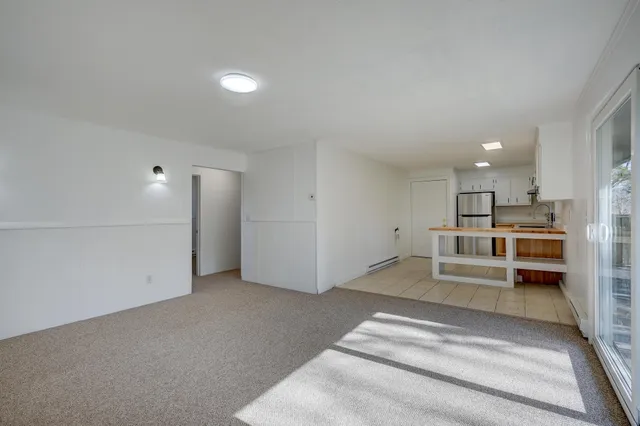 $1,600 | 20 Emery Lane, Unit 4, Intervale, NH 03845