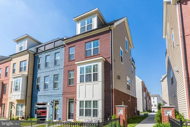 $3,675 | 2413 Glenallan Avenue, Silver Spring, MD 20906