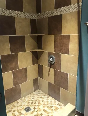 $2,000 | 9314 Valley Streme, Houston, TX 77037