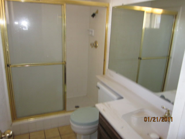 8735 West Osborn Road Phoenix, AZ 85037 - Photo 8 of 14 MASTER BATH