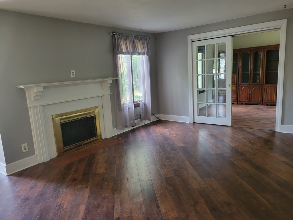 197 Maple Road Longmeadow, MA 01106 - Photo 3 of 19
