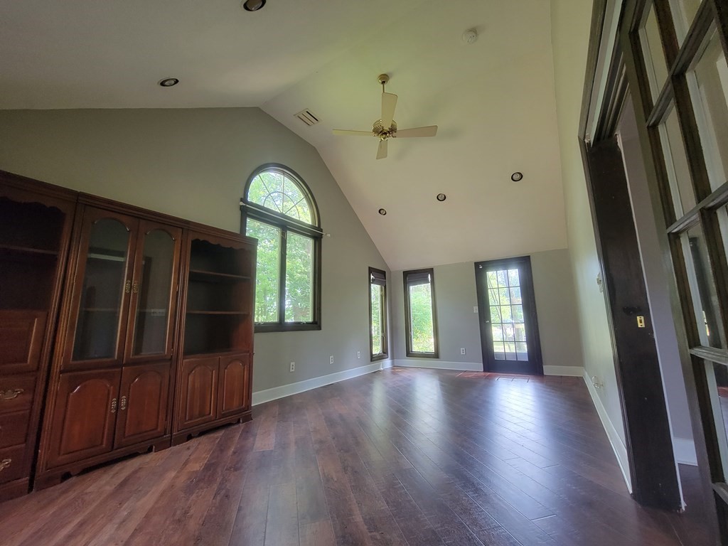 197 Maple Road Longmeadow, MA 01106 - Photo 10 of 19