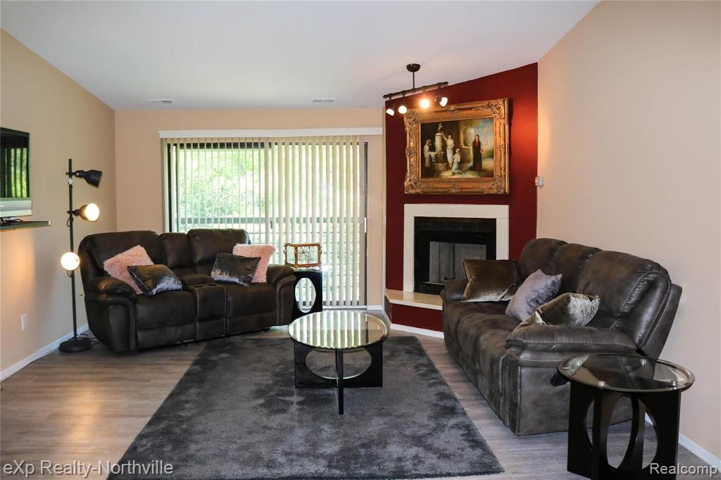 30594 Orchard Lake Road, Unit 49 Farmington Hills, MI 48334 - Photo 1 of 19