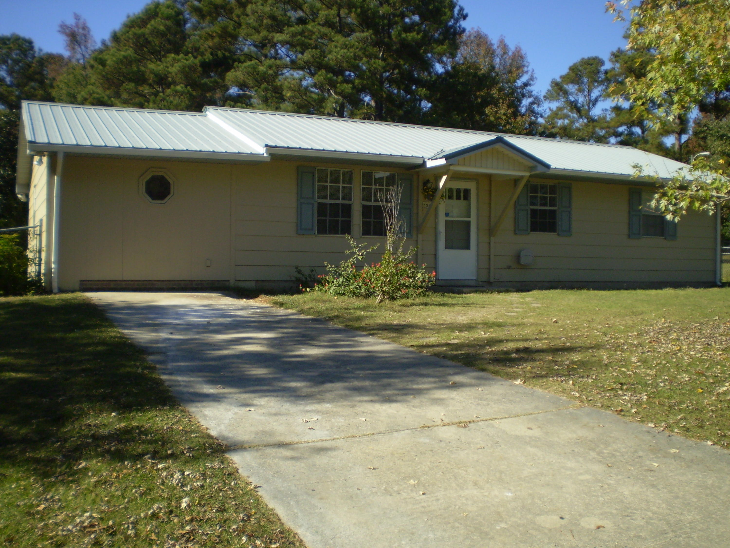 1208 Hemlock Street Rockingham, NC 28379 - Photo 1 of 16 PA280043